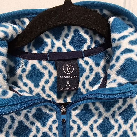 Geometric Lands' End Quarter Zip 💙🤍 Activewear Tops - Picture 3 of 3